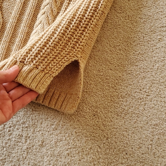 Old Navy * Cable knit crew neck sweater - Picture 6 of 6